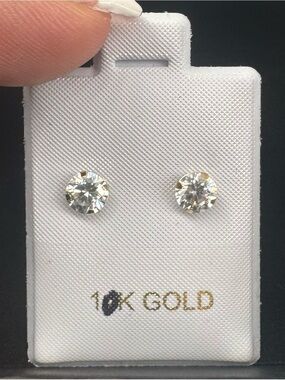 10K Gold Clear Cubic Zirconia Stud Earrings - Classic White Sparkle